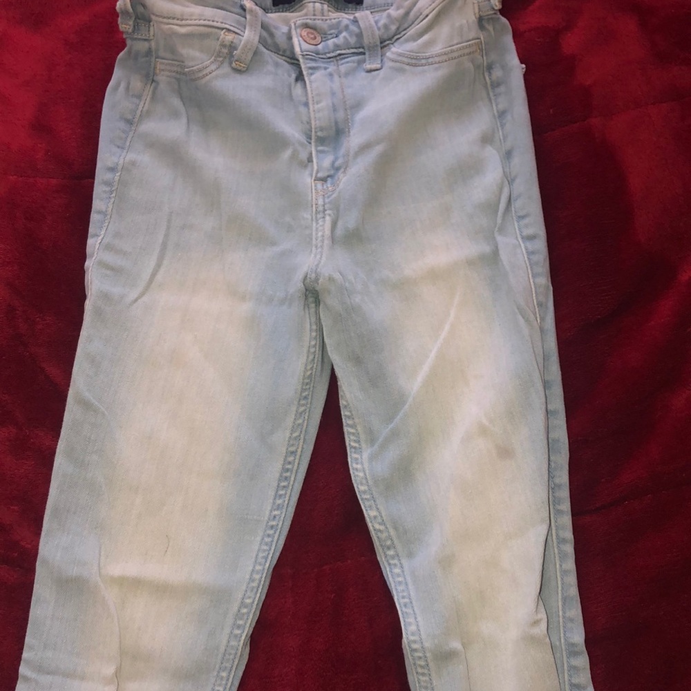 Hollister jeans !!!! :)